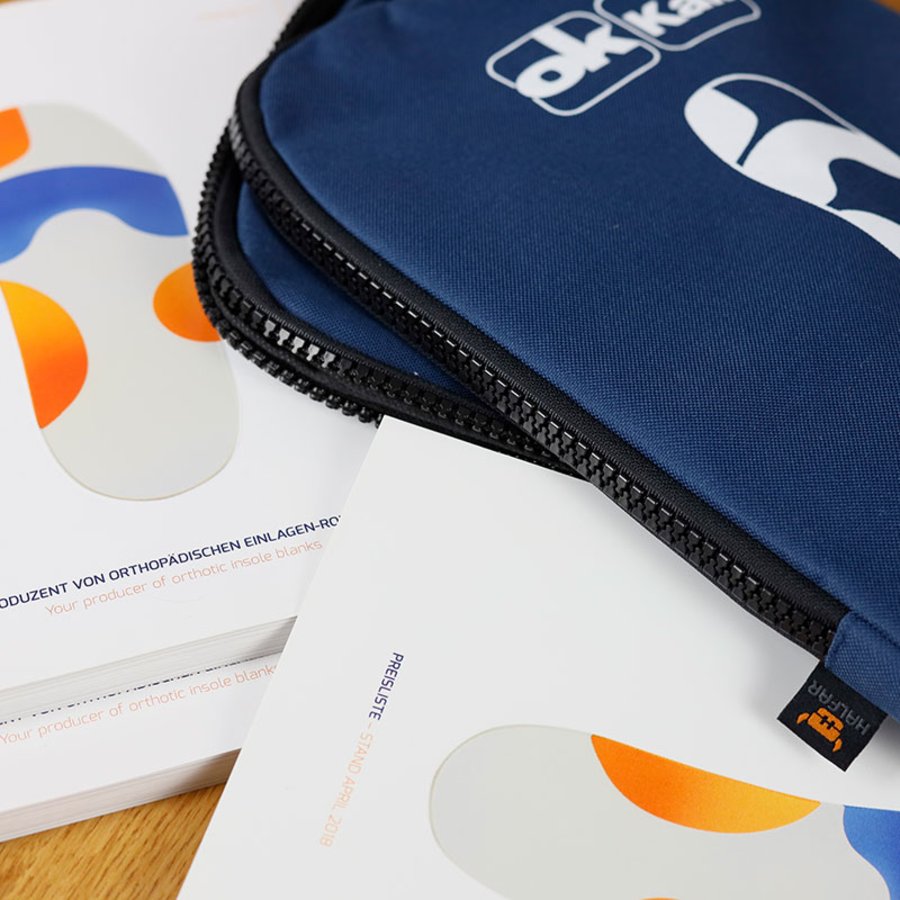 Taschen mit Logo für den Katalog