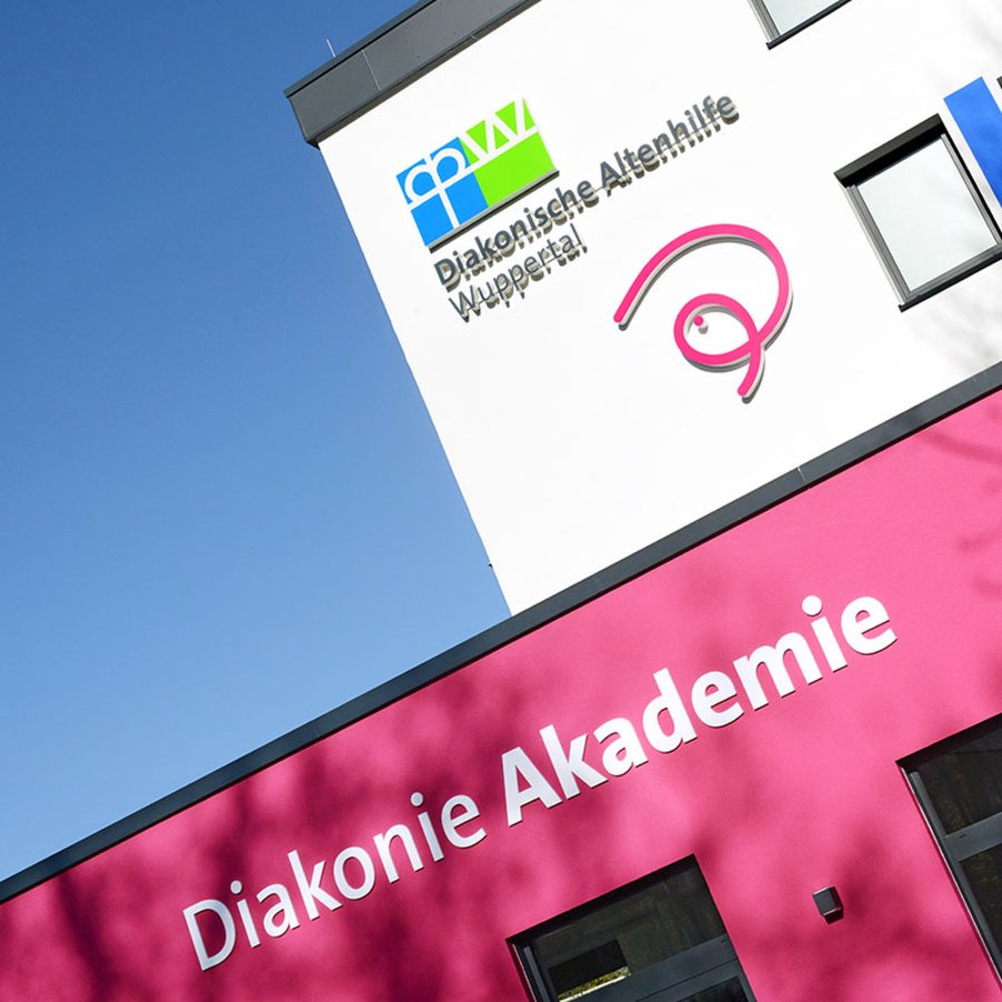 Fassadengestaltung der neuen Diakonie Akademie Wuppertal